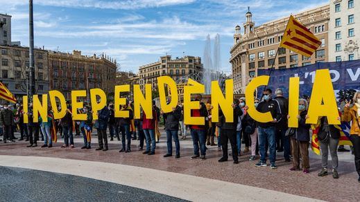 El Parlament catalán admite a trámite una iniciativa legislativa popular que pide declarar la independencia