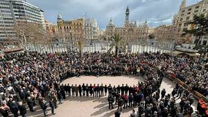 Valencia recuerda a las 10 víctimas del incendio