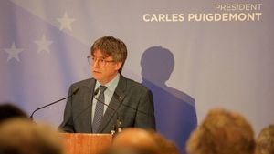 El Supremo desoye a los fiscales y Puigdemont es imputado por terrorismo en el 'caso Tsunami Democràtic'