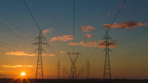 El precio de la luz se desploma y estará a 0 euros durante 14 horas