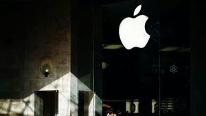 Bruselas multa a Apple con más de 1.800 millones por "normas abusivas" en su App Store