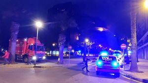 Detenidos 2 individuos tras robar en el edificio incendiado en Valencia