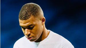 Mbappé se "sacrifica" al irse al Madrid de gratis, pero el PSG quiere 120 millones de euros por su marcha