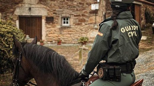Guardia Civil a caballo, foto de archivo