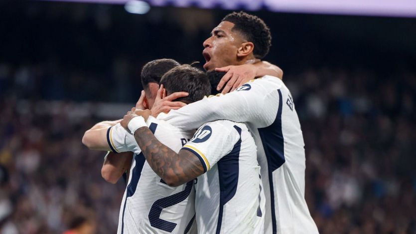 Los jugadores del Real Madrid  celebran un gol