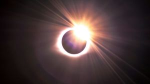 Locura mundial por el gran eclipse solar que se podrá ver hoy en gran parte del planeta