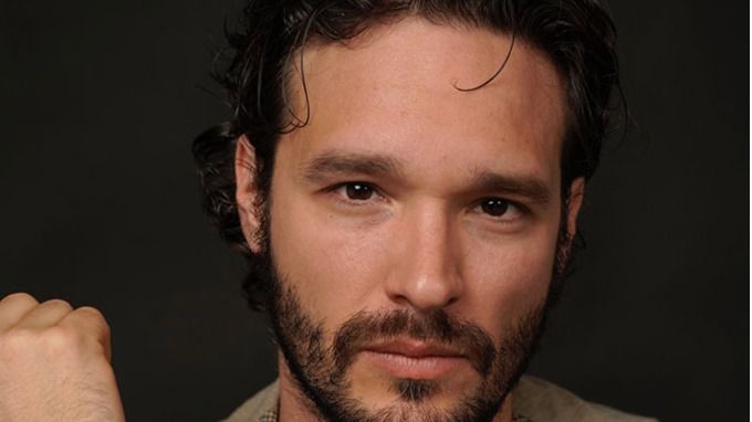 Almagro San Miguel, un actor todoterreno con doblete en series de TVE y más, mucho más (entrevista exclusiva en vídeo)