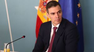 Sánchez cancela su agenda y se plantea seguir como presidente tras "las falsedades" sobre su mujer