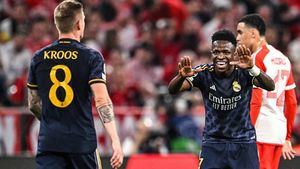 La clase de Kroos y un Vinicius estelar rescatan al Madrid en Múnich (2-2)