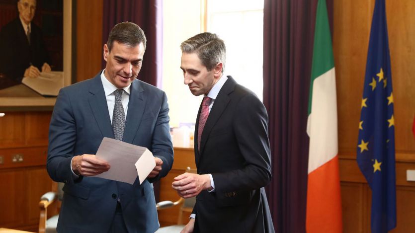 Pedro Sánchez, junto al primer ministro de la República de Irlanda, Simon Harris
