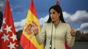 Begoña Villacís afronta junto a sus padres la muerte de su hermano, asesinado a tiros