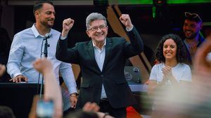 La izquierda de Francia pacta formar un Frente Popular sólido para combatir a la ultraderecha en las elecciones