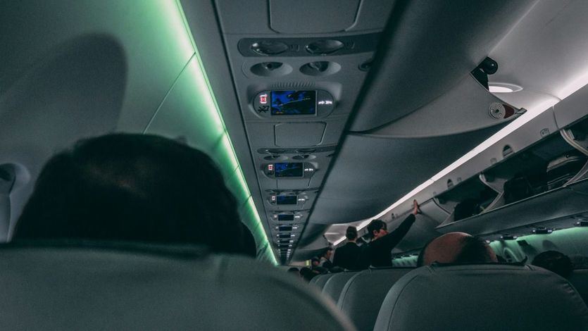 Pasajeros en el avión