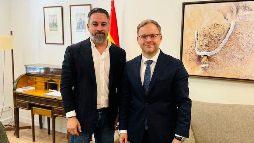 Santiago Abascal con Balázs Orbán, director político de Viktor Orban