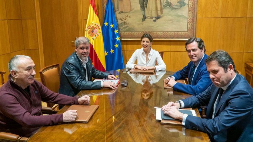 Reunión entre Gobierno, sindicatos y patronal