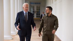 Pánico en la campaña de Biden: llama a su vicepresidenta, Trump, y a Zelensky, Putin