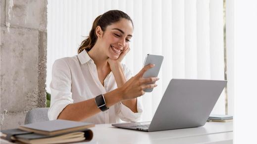 La combinación de trabajo presencial y en remoto (híbrido) reduce el estrés laboral