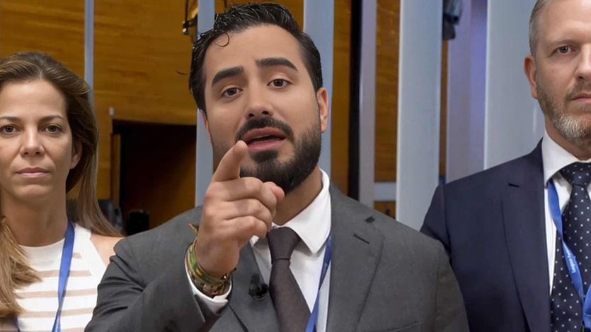 Alvise Pérez, junto a Diego Solier y Nora Junco en el Europarlamento