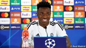 La sonrisa de Vinicius y el silencio del Real Madrid