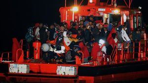 La Fiscalía deja claro a Canarias que denunciará delito de abandono si no se acoge a los menores inmigrantes
