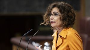 Montero carga contra el PP: "Atacar a los vulnerables es bajar los impuestos a los ricos"