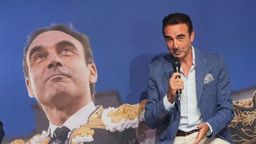 Enrique Ponce en uno de los actos en Las Ventas con motivo de su despedida.