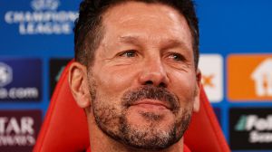 Simeone insiste en equiparar a víctima y agresores: "Sanción sí, pero sanción al que provoca"