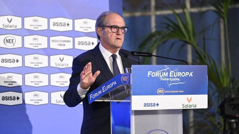 El Defensor del Pueblo, Ángel Gabilondo, en un desayuno de Nueva Economía Fórum