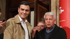 Felipe González habla ya de posibles sustitutos de Pedro Sánchez en el PSOE: "Está muerto"