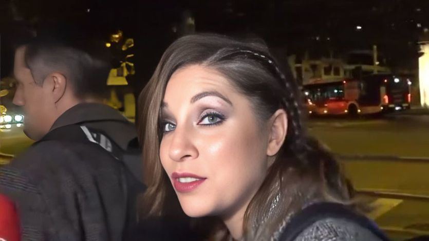 Leire Martínez con los periodistas