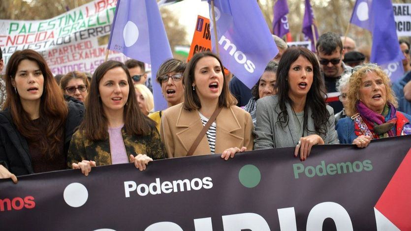 Ione Belarra e Irene Montero, en una protesta de Podemos