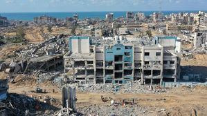 Un bombardeo israelí mata a al menos 33 palestinos, 13 de ellos niños, tras destruir una casa en Yabalia