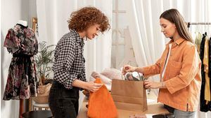 El 70% de los españoles planea gastar más en Black Friday y Navidad para ayudar a los pequeños negocios