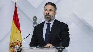 Abascal ve bien una moción de censura del PP contra Sánchez y le desea al presidente "un juicio justo"