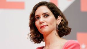 Ayuso, sobre Sánchez: "Han intentado destruir a una rival a través de su novio desde la mesa del presidente"