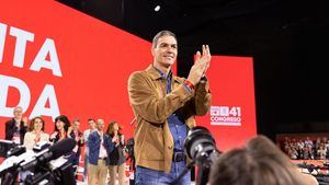 Sánchez, elegido en un Congreso al que acudía sin rivales y Feijóo le acusa de ir a autoelogiarse