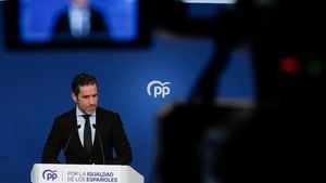 El PP dice que Sánchez es un "irresponsable" y que "no hay amenaza posible que acalle a la oposición"