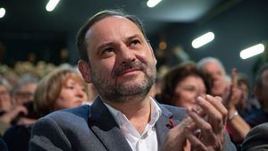 El juez acuerda pedir el suplicatorio para imputar al ex ministro Ábalos por 4 delitos