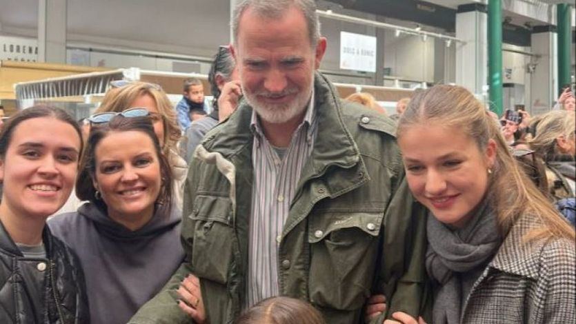 El Rey Felipe VI y la princesa Leonor en Catarroja