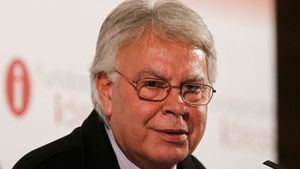 Felipe González critica al Ejecutivo y al fiscal general: "Al servicio del Gobierno estaba en la época de Franco"