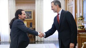 Pablo Iglesias duda de la neutralidad del Rey: "Felipe VI es más de derechas que su padre"
