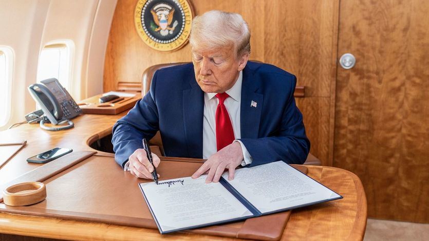 Ya es oficial: Trump impone aranceles a Canadá, China y México a partir del martes