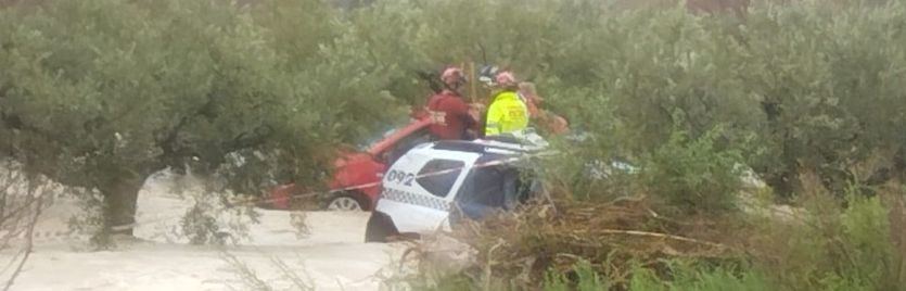 Rescate de una mujer por las lluvias en Lorca (Murcia)