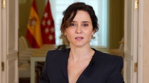 Ayuso se defiende ante el polémico documental de la covid: "Todos los mayores fueron trasladados a hospitales; no hubo orden contraria"