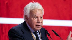 Felipe González considera "inconstitucional" seguir sin presupuestos y recuerda a Sánchez que él convocó elecciones