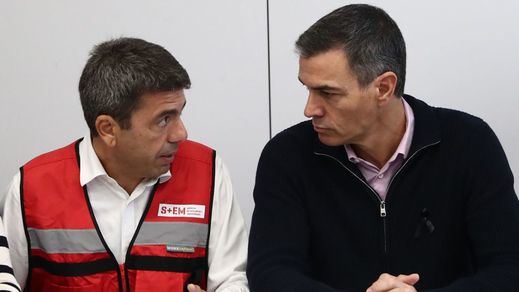 Pedro Sánchez, con el presidente de la Generalitat Valenciana, Carlos Mazón