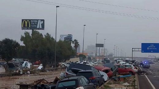 Autopista cortada por la DANA en Valencia