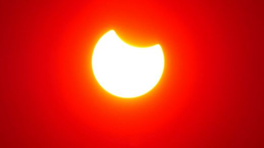 Un eclipse parcial de sol