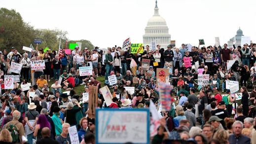 Marchas contra los aranceles de Trump y otras políticas en varias ciudades de EEUU