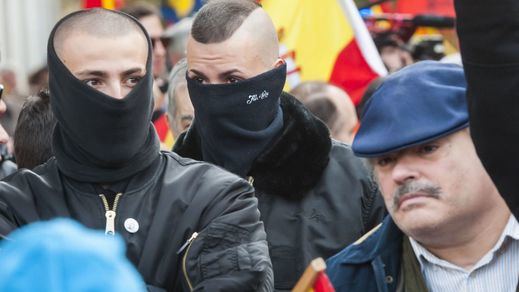 Manifestación de grupos franquistas